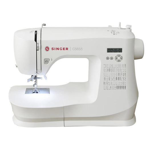 Singer Sewing Machine with LCD Screen